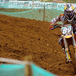 开云体育移动版-切尔西在英超中立场逐步稳固，追赶排行榜前列，切尔西英超排名近30年