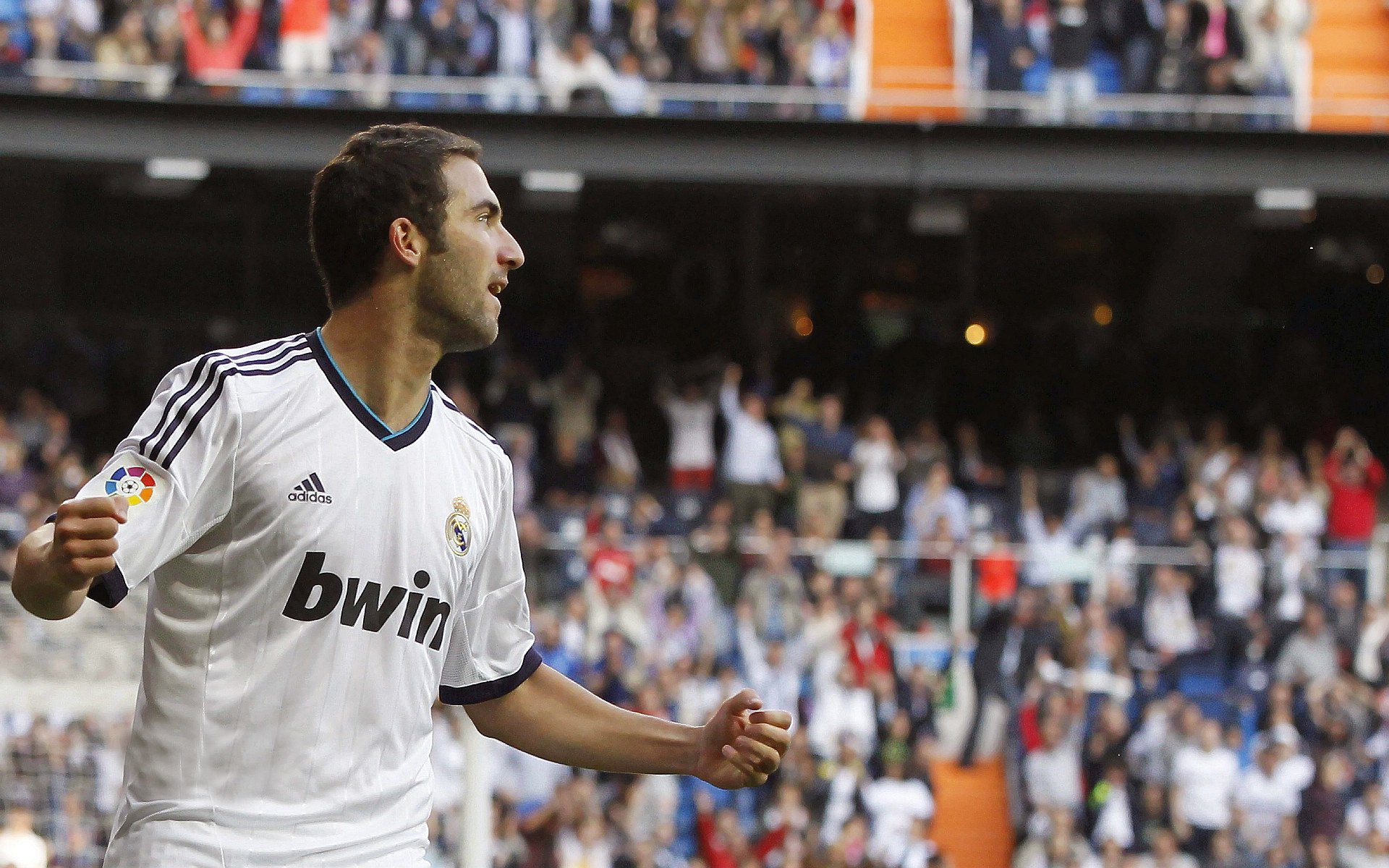 切尔西在主场3-0完胜，战术变化成关键因素，切尔西2_0